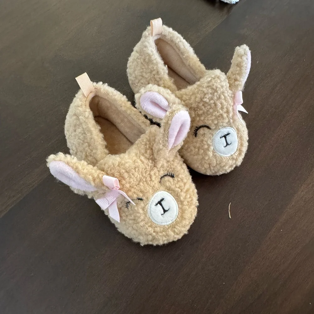 Adorable Fuzzy Bear Baby Booties baby girls warm winter shoes size 6